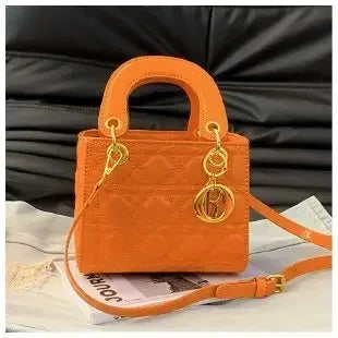 Trendy Leather Bag – Timeless & Versatile