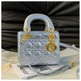 Trendy Leather Bag – Timeless & Versatile