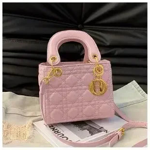 Trendy Leather Bag – Timeless & Versatile