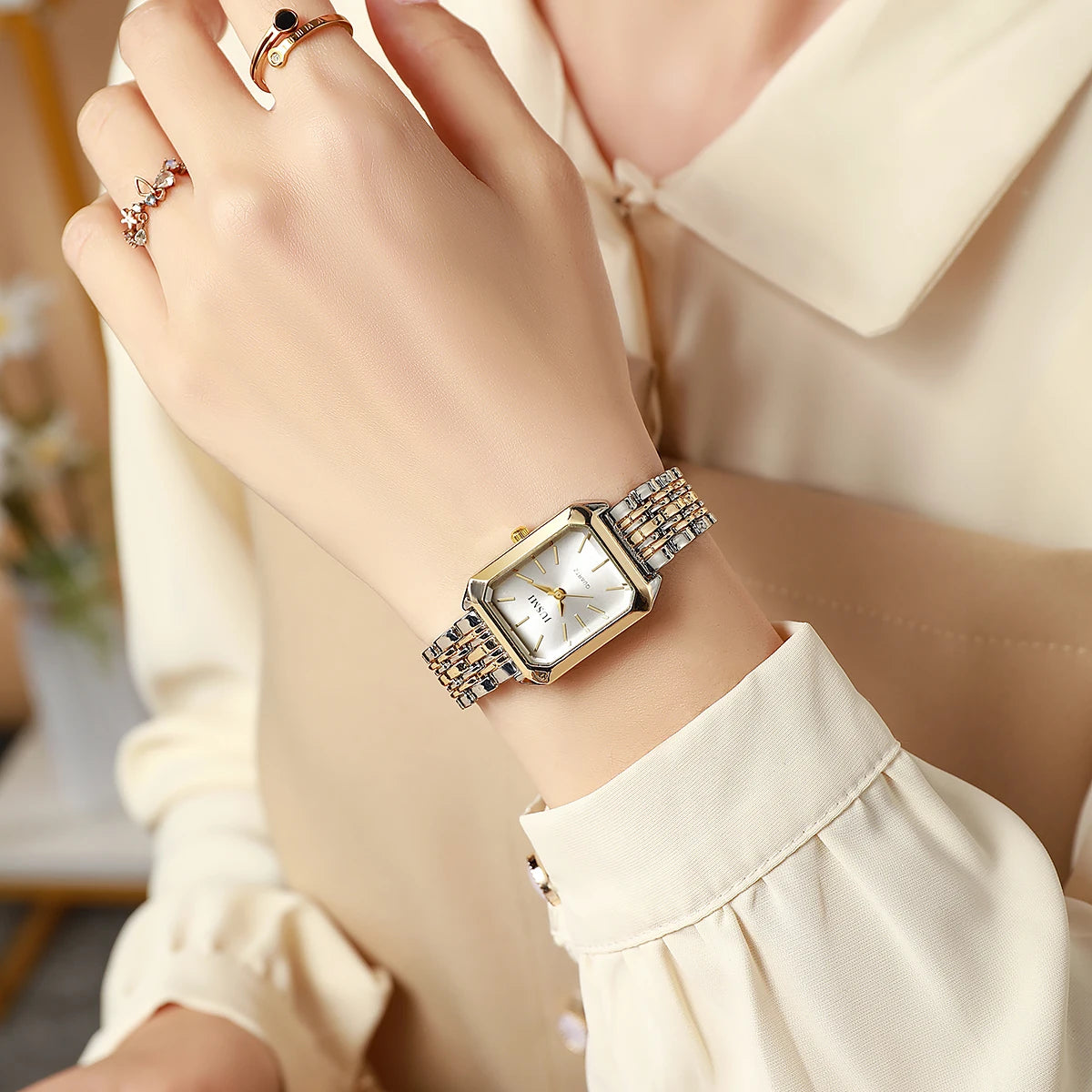 Square Steel Quartz Watch – Elegant & Modern