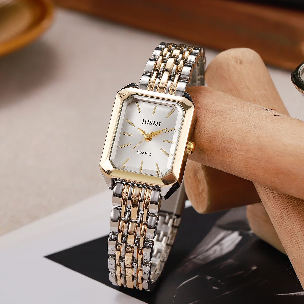 Square Steel Quartz Watch – Elegant & Modern