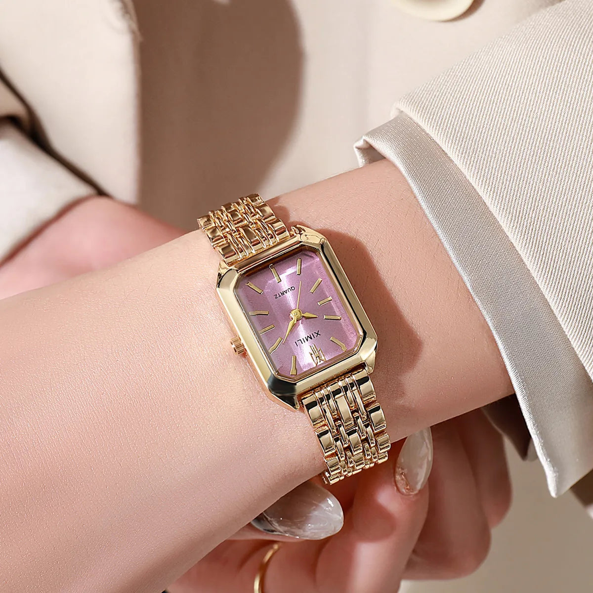 Luxury Gold Quartz Watch – Women’s Business Edition
