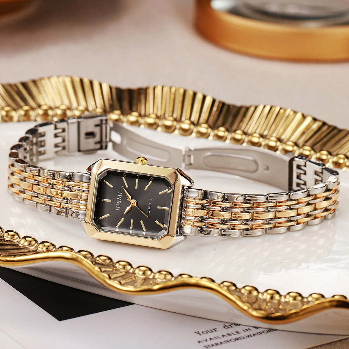 Square Steel Quartz Watch – Elegant & Modern
