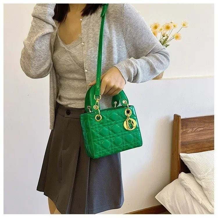 Trendy Leather Bag – Timeless & Versatile