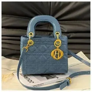Trendy Leather Bag – Timeless & Versatile